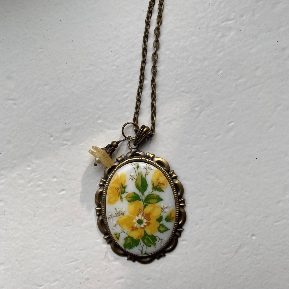 Yellow flower painting necklace